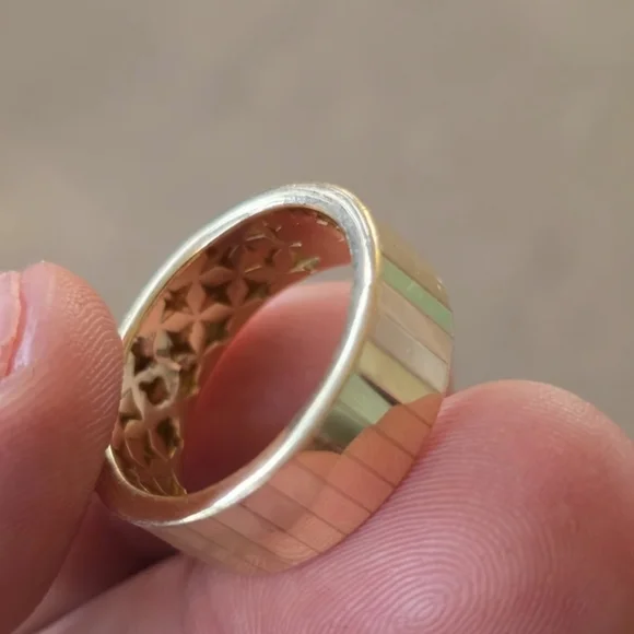 14k Gold Dyadema Ring with Stars Design - Picture 2 of 12